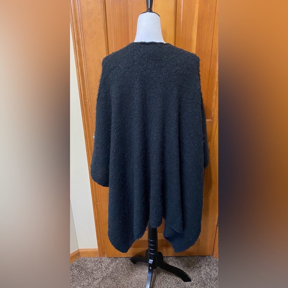 NWT Steve Madden Open Front Cape/Shawl Sweater - Picture 4 of 5
